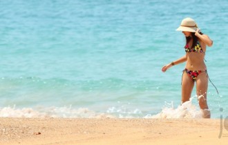 Girls in swimsuit and bikini 201 (30 wallpapers)