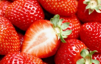 Fresh Strawberries HQ Wallpapers (50 шпалер)